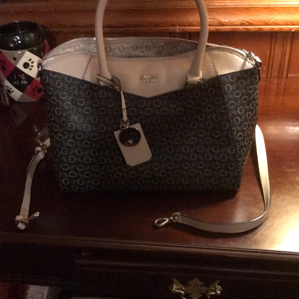 Guess ladies tote